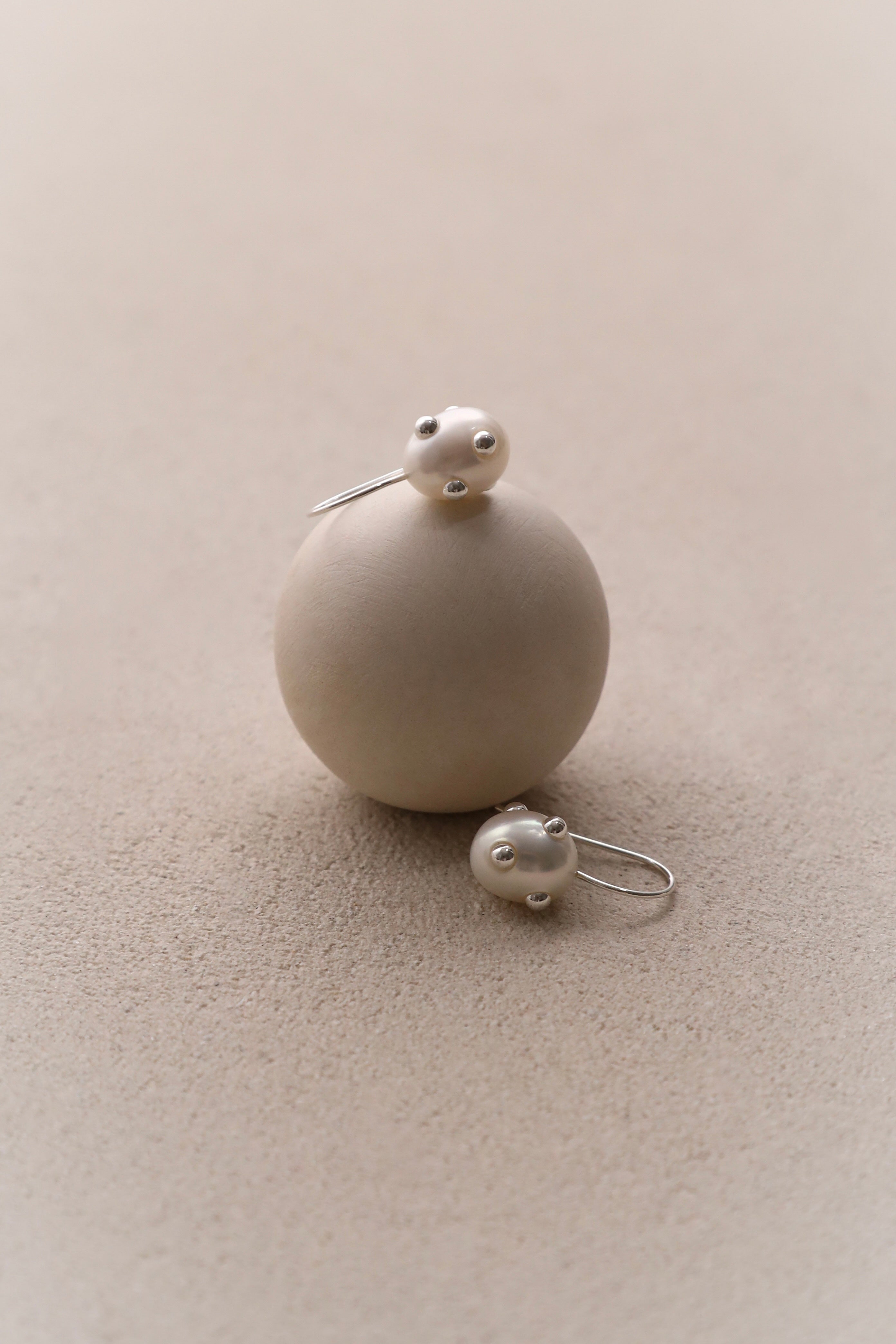Сережки Dragons Nest White
